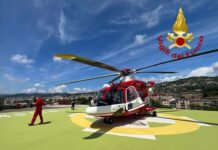 Oneglia, bimbo precipita dal balcone: trasportato al Gaslini in gravi condizioni