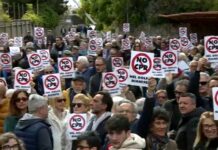 Diano Castello, oggi la protesta contro il CPR, saracinesche abbassate