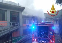 Avegno, incendio allo stabilimento Tossini, Vigili del fuoco ancora al lavoro Avegno incendio Tossini