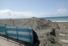 Voltri, spiaggia ancora da sistemare a stagione iniziata, proteste e polemiche Voltri spiaggia da sistemare
