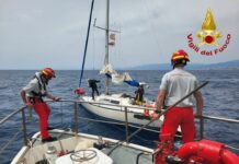 Genova, cima blocca timone di una barca a vela, arrivano i vigili del fuoco Barca a vela soccorsa 9 giugno 2024 Nervi