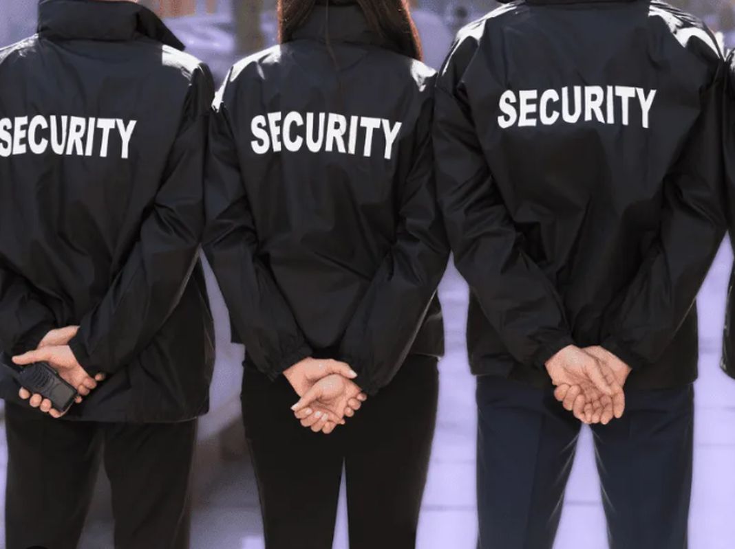 Security guard, body guard, guardiani