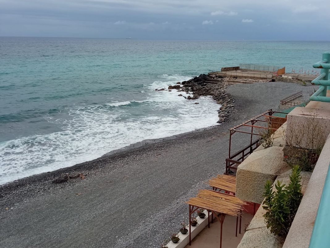 Capo Marina spiagia Libera Genova