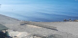 Genova, apre dopo le proteste la scala di accesso ai Capo Marina Capo Marina scala accesso da corso Italia