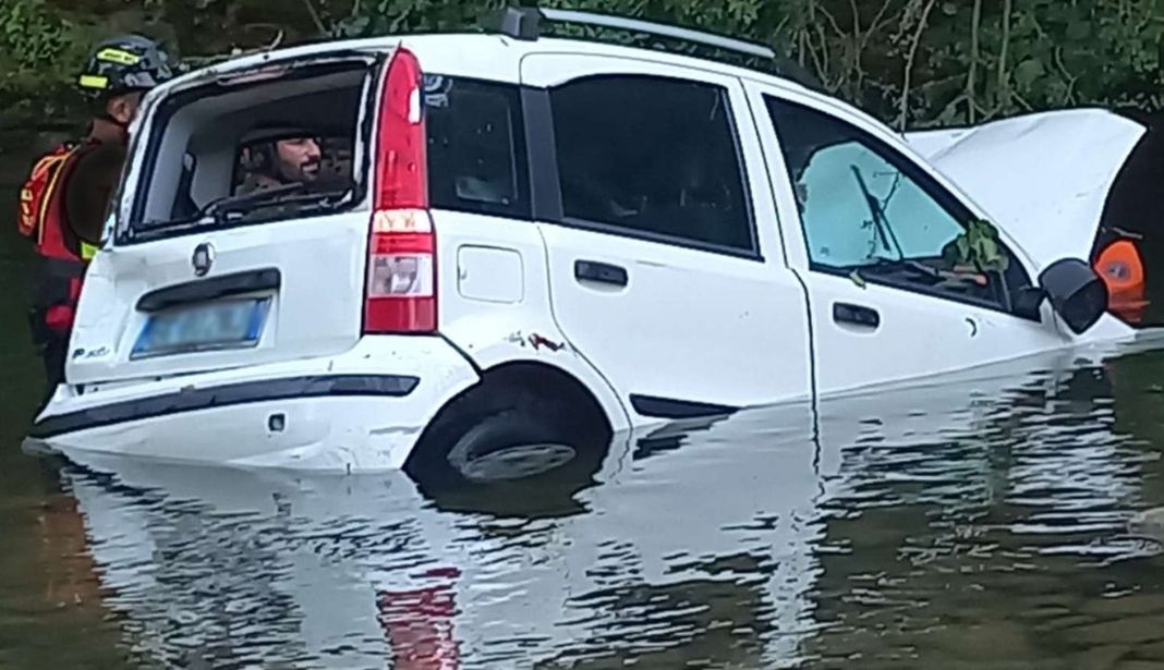 incidente Mezzanego, auto nel torrente