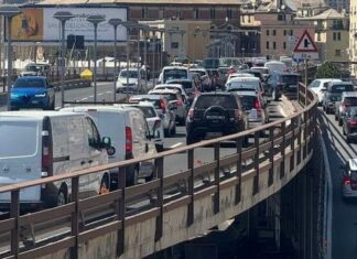 incidente sopraelevata genova