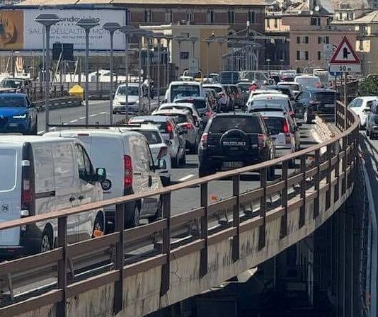 Genova, doppio incidente in Sopraelevata: traffico in tilt incidente sopraelevata genova