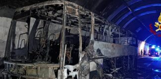 Incendio in galleria sulla A12, tempi lunghi per la riapertura incendio galleria Quezzi A12 Genova