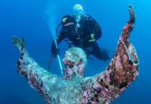 Cristo degli Abissi, 70 anni sott’acqua per la statua sub più famosa al mondo Cristo degli Abissi