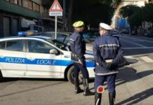Genova, scippa una donna a Rivarolo: arrestato minorenne polizia locale savona