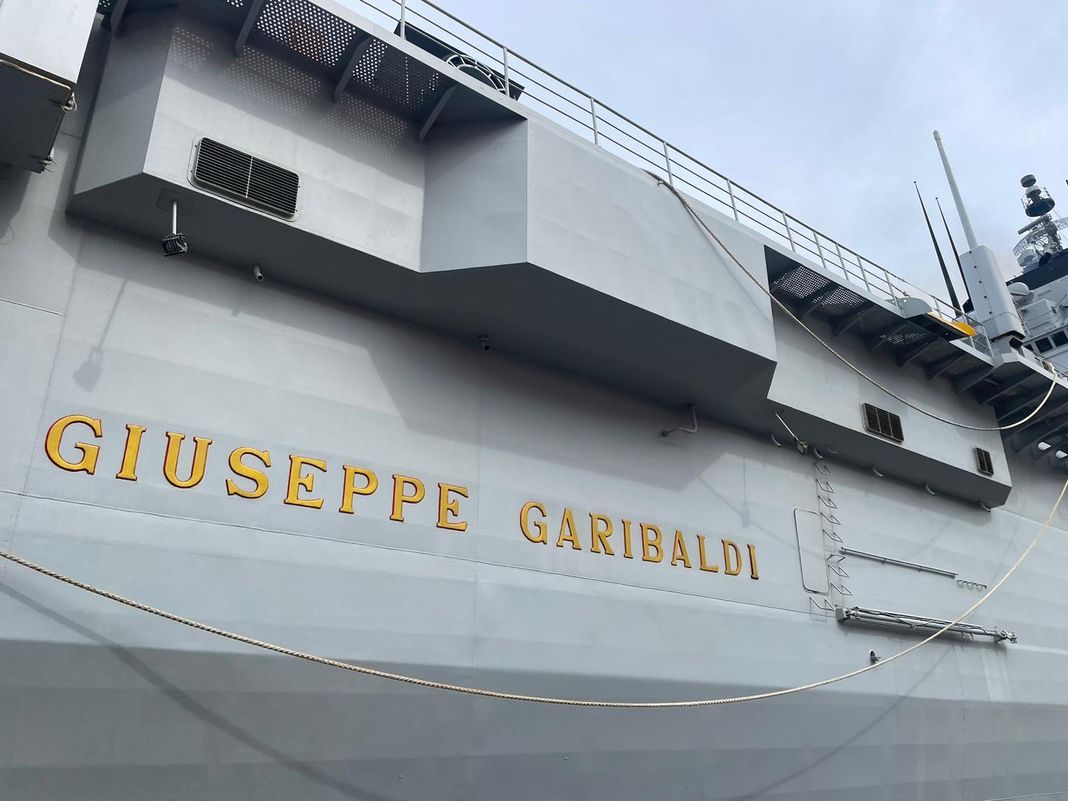 Portaerei nave Giuseppe Garibaldi