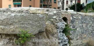 Genova, Rotonda di Carignano, danneggiati i reperti che bloccano il supermercato? Riservette Carignano danneggiate Genova