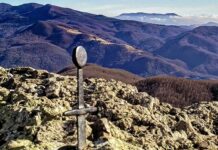 Rubata la spada nella roccia del monte Gifarco, a giugno sparita quella di Rocamadour in Francia spada nella roccia monte Gifarco