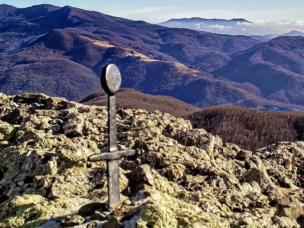 spada nella roccia monte Gifarco