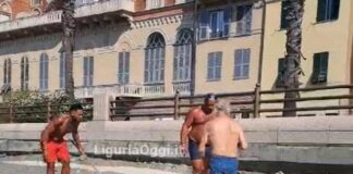 Pegli, alla spiaggia inclusiva Ferragosto salvo grazie ai bagnini Pegli passerella spiaggia inclusiva