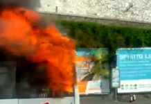Genova, autobus in fiamme in via Pozzo, aperta indagine autobus fiamme incendio via Pozzo Albaro