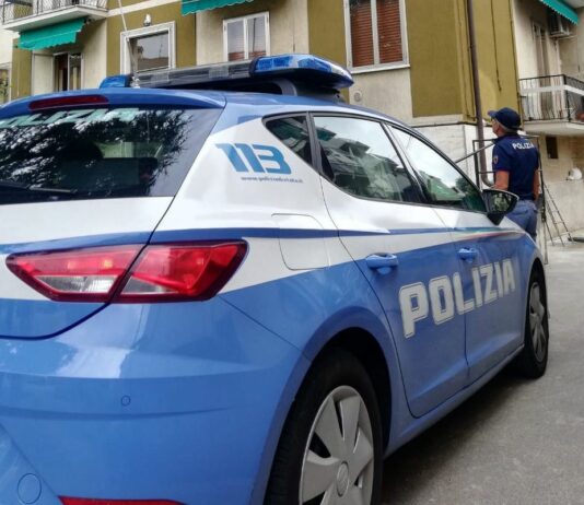 Savona, giovane accoltellato per strada: fermato un 25enne Polizia auto volante