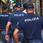 Genova, paura nel centro storico: uomo accoltellato, sul posto i soccorsi Polizia centro storico