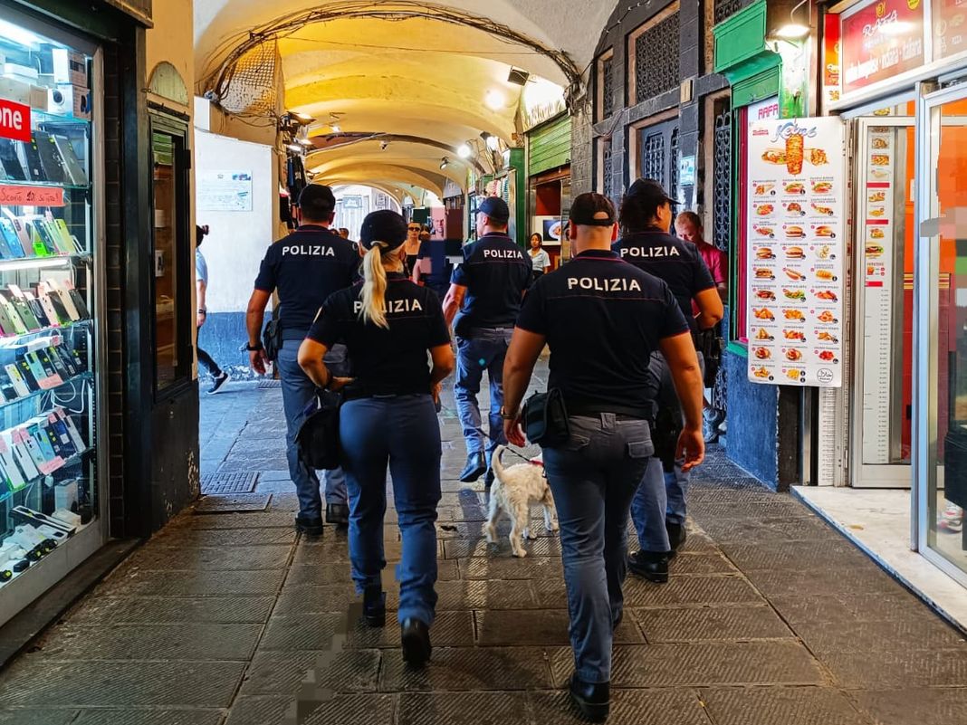 polizia controlli centro storico Sottoripa