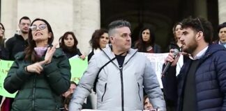 Disabilità, protesta a Genova contro tagli del Governo e caos insegnanti di sostegno protesta Genova inseganti disabili