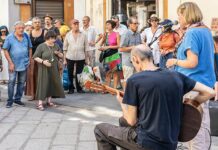 Genova, artisti di strada, con la App c’è già chi si prenota e non si presenta artisti strada Genova Buskers
