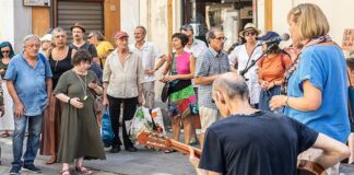 Genova, artisti di strada, con la App c’è già chi si prenota e non si presenta artisti strada Genova Buskers