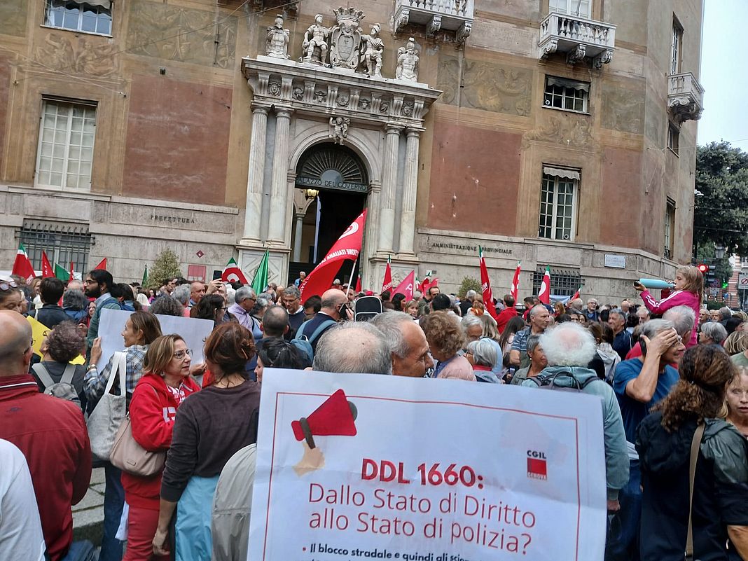 manifestazione ddl sicurezza a Genova