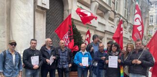 Genova, lavoratori del Teatro Carlo Felice a Tursi: il sindaco ci aveva promesso un incontro presidio lavoratori Carlo Felice a Tursi 23 ottobre 2024