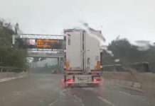 Maltempo Liguria, allagamenti e code in A10