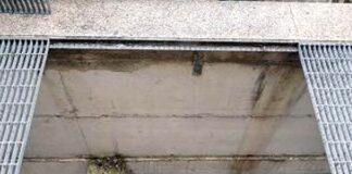 Genova, migliora il bambino caduto nella grata a Pegli Pegli grata piazza Rapisardi