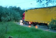 Bavaggi, strada statale 225 chiusa, Tir bloccato in via Selaschi Tir bloccato Leivi