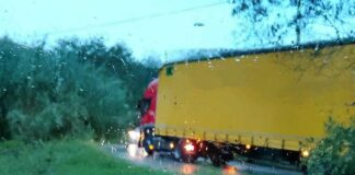 Bavaggi, strada statale 225 chiusa, Tir bloccato in via Selaschi Tir bloccato Leivi