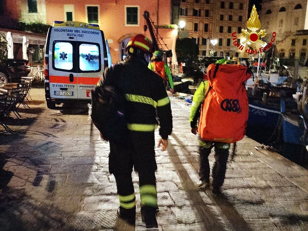 soccorso persona ferita camogli vigili fuoco