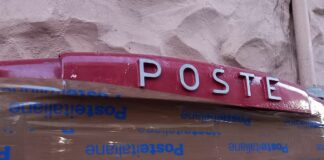 Genova, cassette postali chiuse con il nastro adesivo, ecco svelato il mistero Poste Italiane cassette con nastro