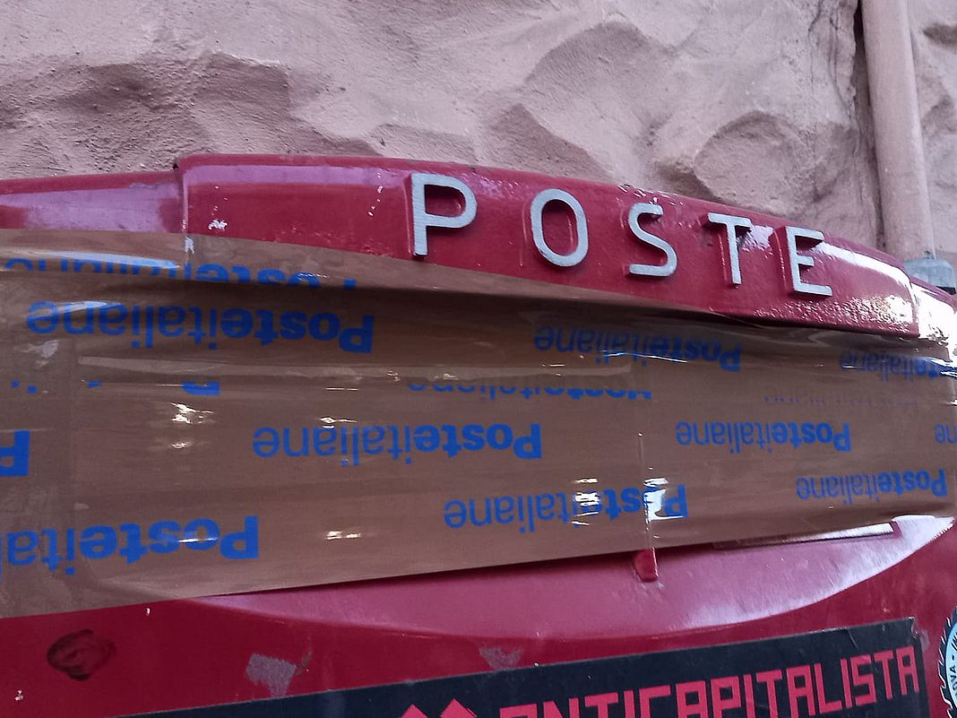 Poste Italiane cassette con nastro