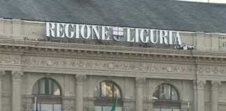 Sanità, in Regione il primo incontro del Consiglio Superiore Regione Liguria piazza De Ferrari balcone