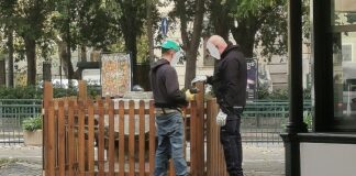 Genova, recintata e nascosta alla vista dei passanti la fontana di piazza Manzoni San Fruttuoso fontana piazza Manzoni recintata