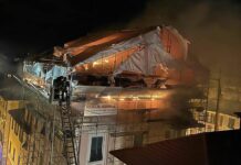 Chiavari, in fiamme il tetto di un palazzo in centro Chiavari incendio 23 novembre 2024