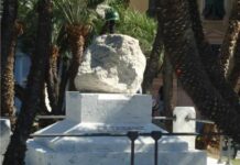 Genova, rubato l’elmetto del 1916 dal monumento ai Caduti di Carignano elmetto rubato monumento Carignano Genova