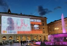 Genova, le immagini contro la violenza sulle donne sul palazzo della Regione Liguria Violenza sulle donne