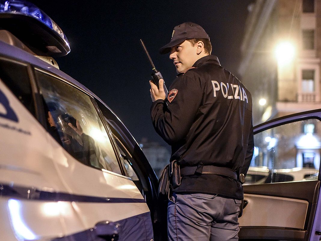 Polizia auto notte