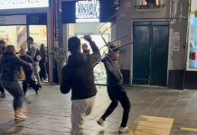 Genova, rissa in via San Vincenzo e volano tavolini e sedie dei dehor rissa san vincenzo