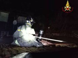 Avegno, incendio in una abitazione, in fiamme il tetto vigili fuoco incendio tetto
