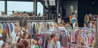 Genova, a Palazzo Ducale torna la Vintage Vinokilo sale Vinokilo abiti vintage al chilo