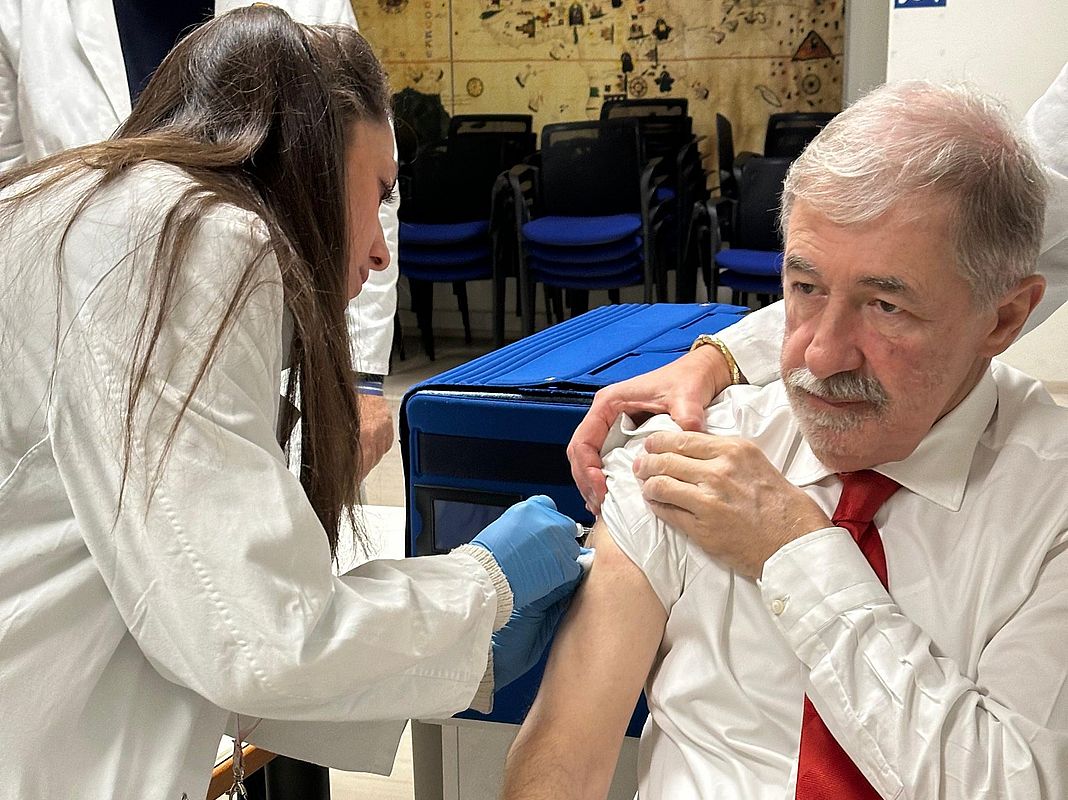 Bucci vaccino, vaccinazione, Marco Bucci