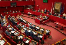 Genova, il Comune aumenta aliquota addizionale Irpef per il Bilancio Comune Genova sala rossa Piciocchi