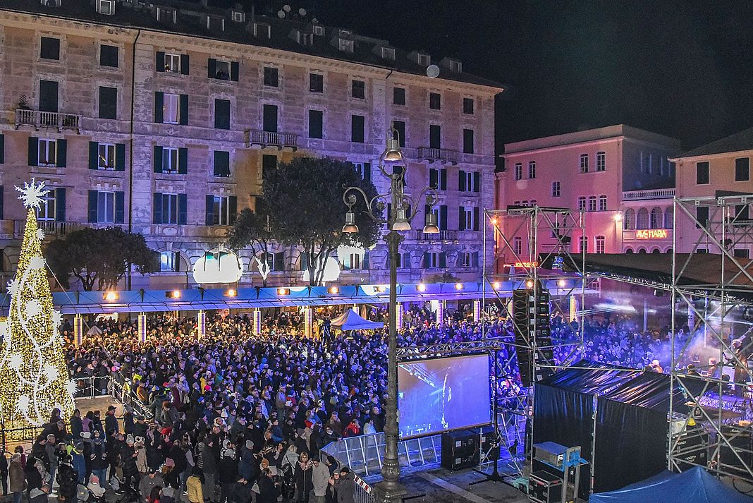 Savona Capodanno in piazza Sisto IV