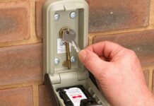 La Spezia, raffica di controlli su affitti brevi, 18 irregolari key box turismo affitti brevi