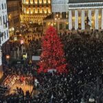 Natale 2024 Genova albero piazza De Ferrari