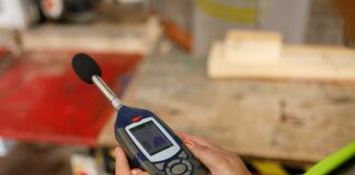 Genova, a Sestri Ponente ancora vibrazioni e crepe nei muri rumore misure cantiere